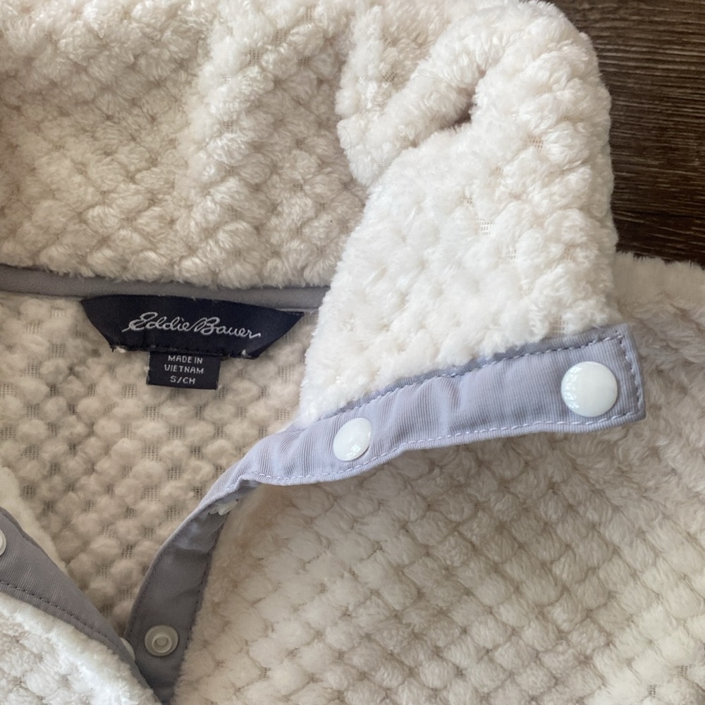 Eddie Bauer Ivory Sherpa Fleece 3/4 Zip - Picture 2 of 3